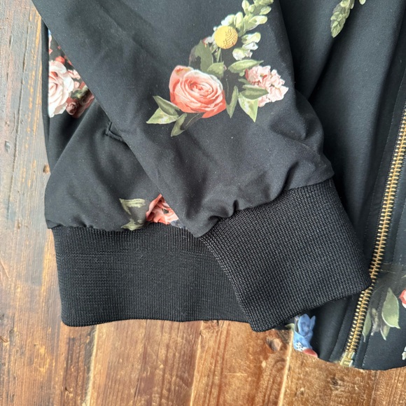 Albion Fit Rose Black Bomber jacket - Picture 6 of 12
